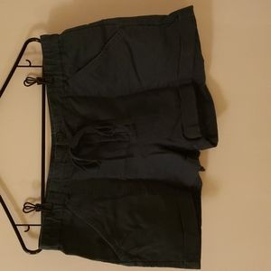 Gap Women's Cuffed Slash Pocket Shorts